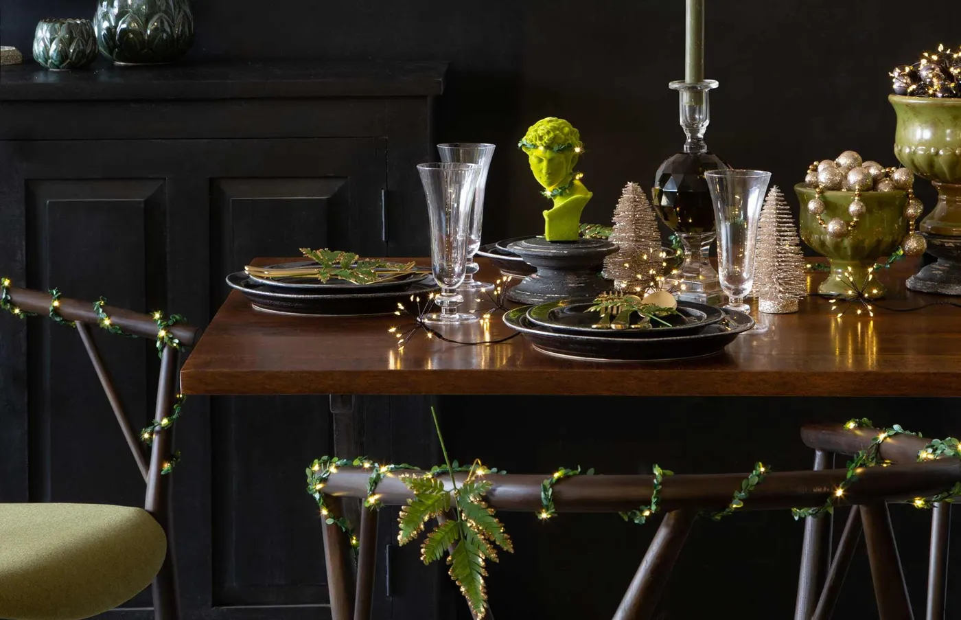 Beautiful Christmas table decorating ideas | loveproperty.com