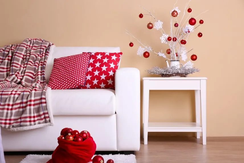 Bloomington Apartment Decorating Ideas For The Holidays | City Flats at Renwick