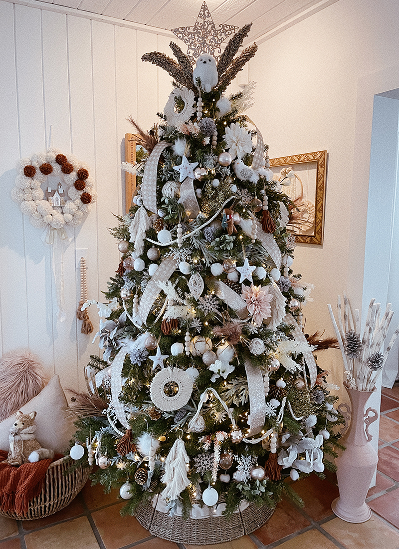 boho chic christmas decor - Laura Jade Prado