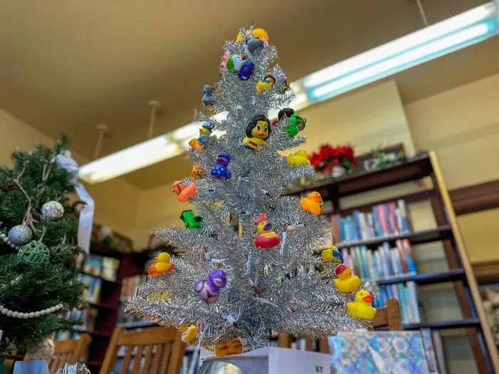Book-themed Christmas trees return to Rochester Public Library
