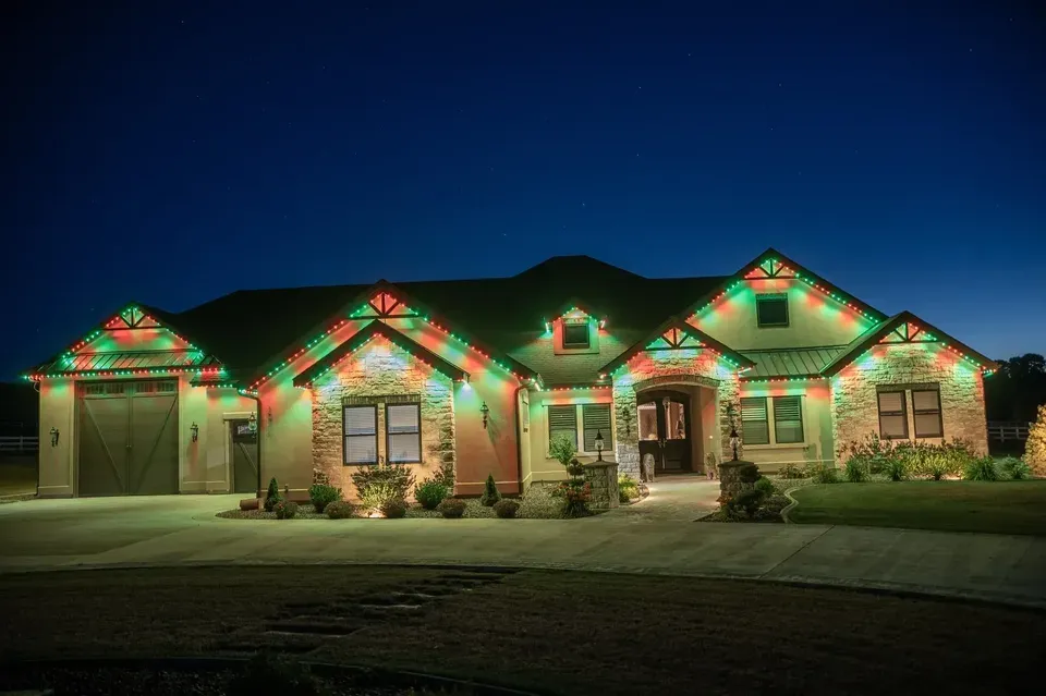 Brentwood Holiday Lights 2026: Tree Lighting and Luminaries