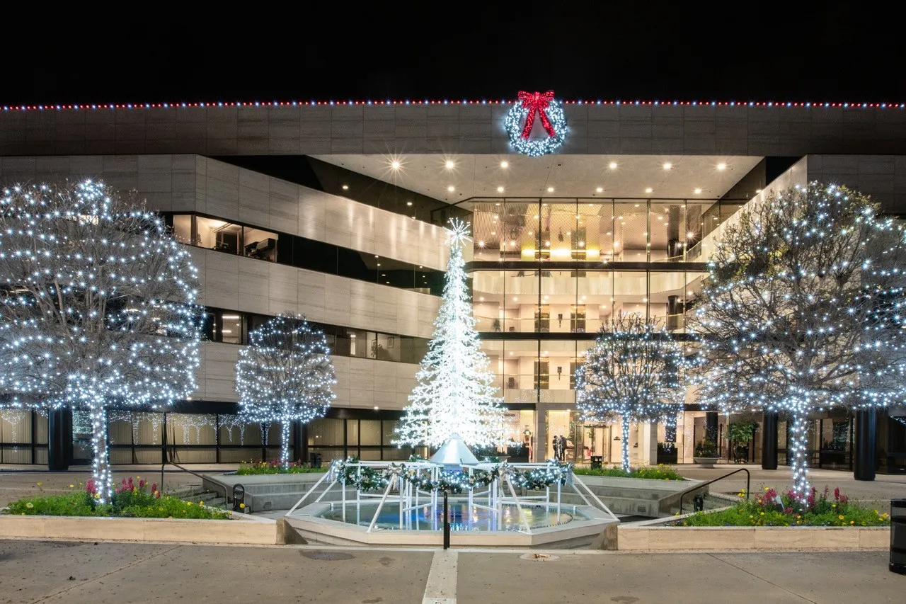 Business Holiday Lighting on Long Island, NY | Emerald Magic