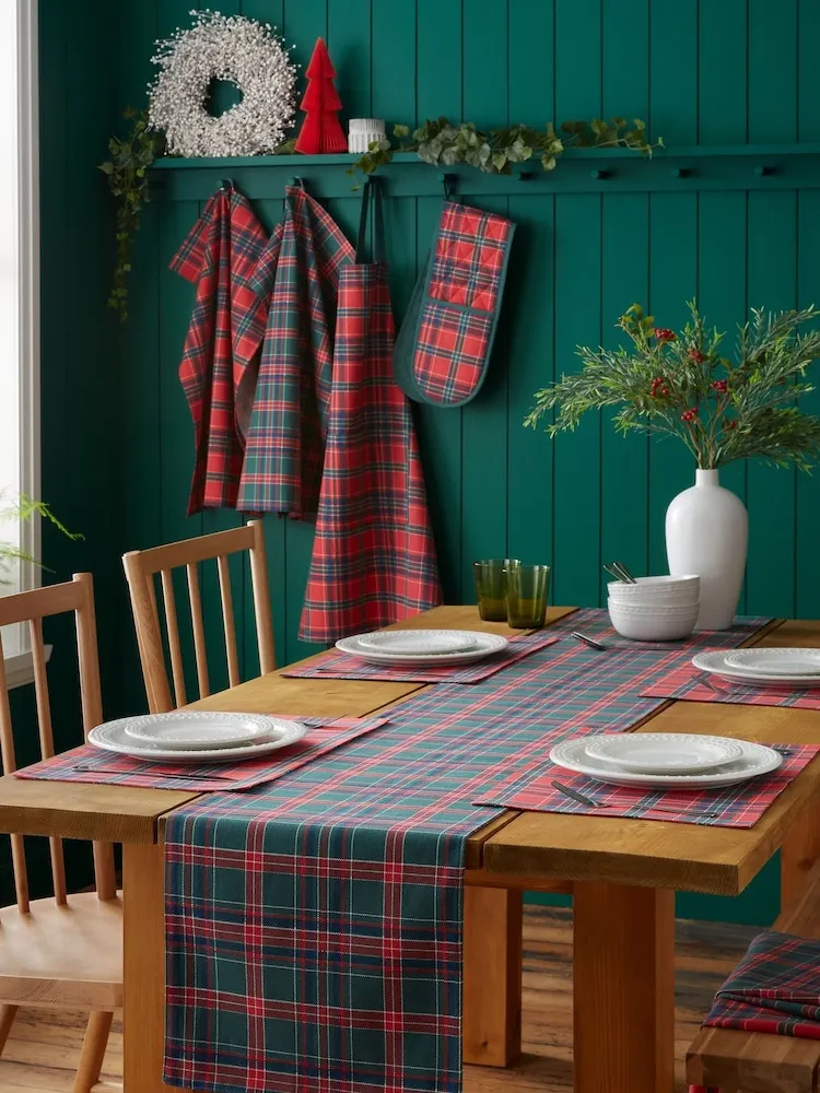 Catherine Lansfield 4 Pack Red Green Christmas Tartan Check Cotton Placemats ONE