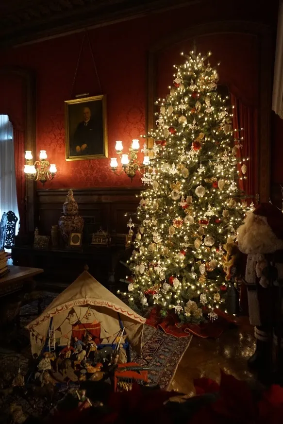 Christmas at the Newport Mansions: The Elms – The Historic New England  Project