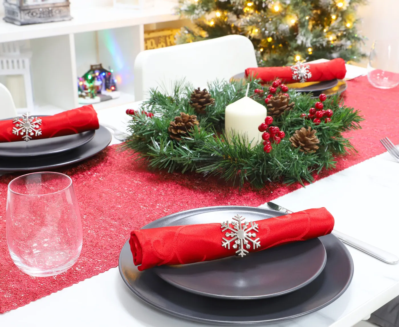 Christmas Concepts® Set of 4 Silver Napkin Rings – Luxury Christmas Serviette Holders – Table Settings (Tree) (Snowflake) - Christmas Concepts