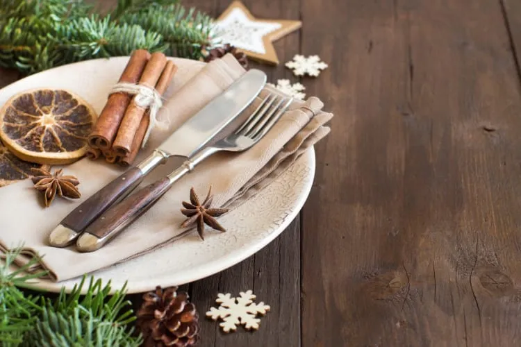Christmas Day Table Setting Ideas | Top 35 in 2026 | Cozymeal