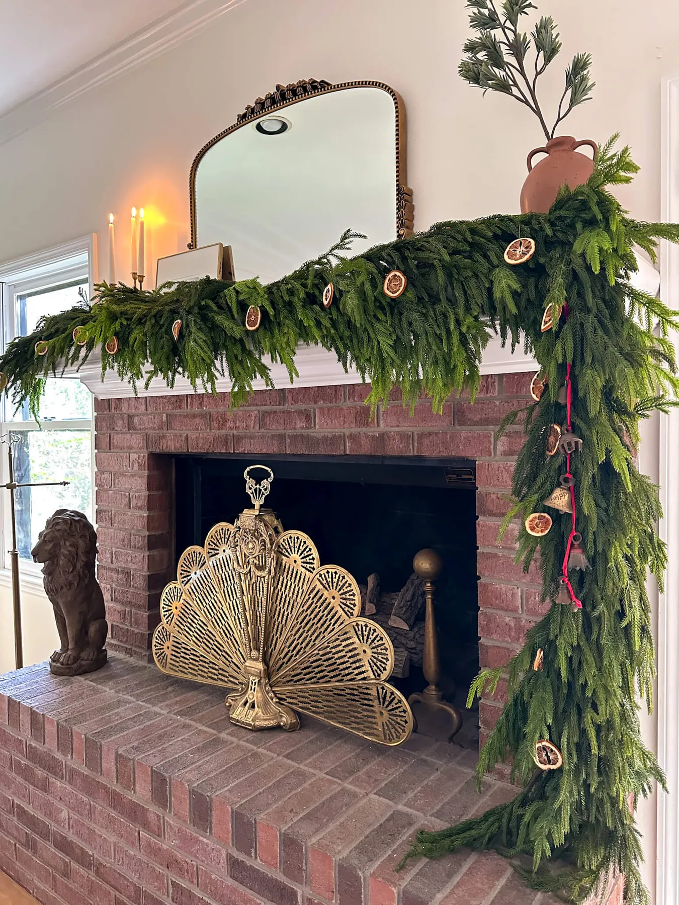 Christmas Décor Around the House - allisonskiff.com