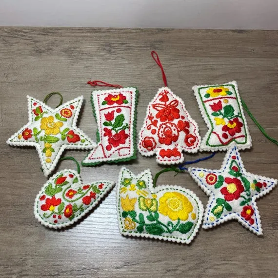 Christmas Embroidery Hungarian Christmas Ornaments Vintage Hungarian Matyo Folk Art Embroidered Felt Christmas Ornaments Lot Of Handmade Applique Canada