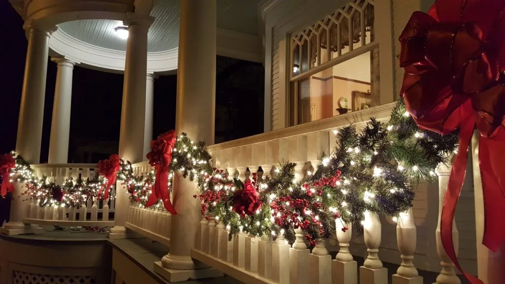 Christmas | Holiday Décor | Milwaukee, WI | Bloom! Landscaping