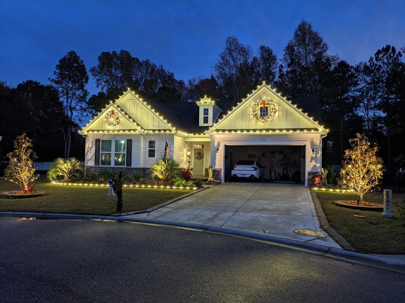 Christmas Light Installation Myrtle Beach & Longs SC | Quiet Lawn