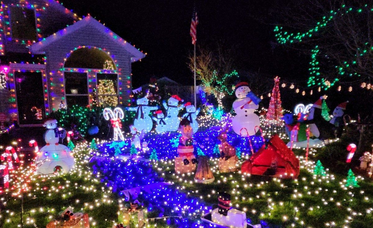 christmas lights Archives | Prairie Electric