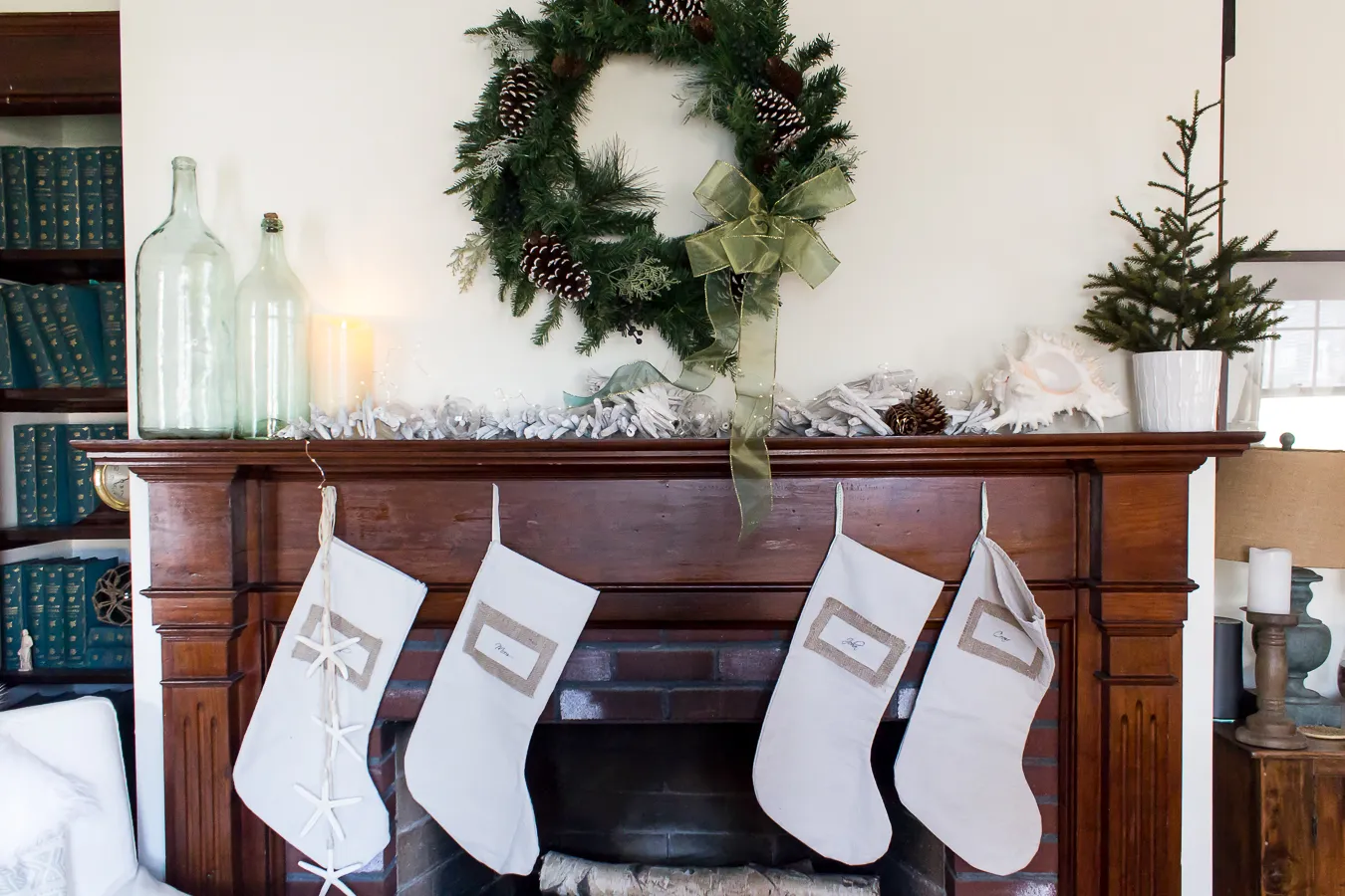 Christmas Living Room (2016) - Finding Silver Pennies