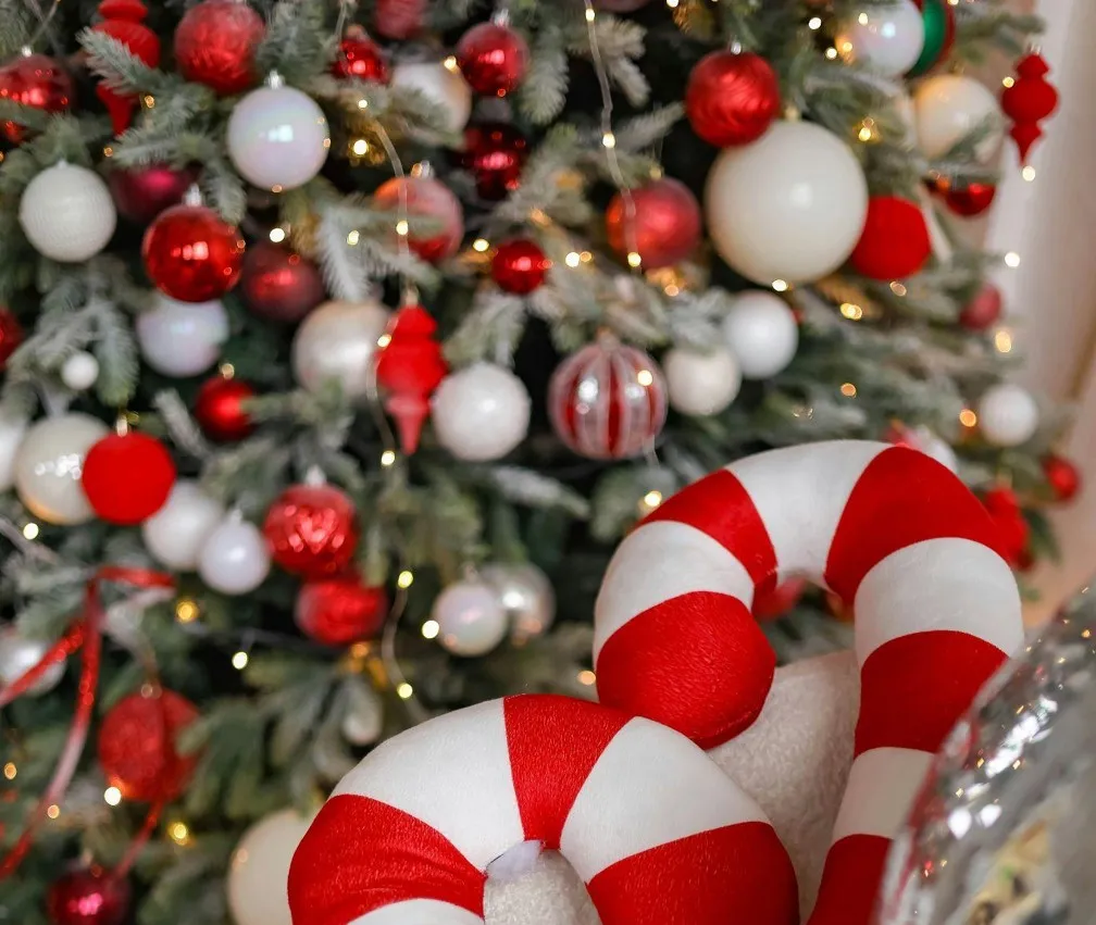 Christmas Merchandise - Holiday Accessories and Ornaments