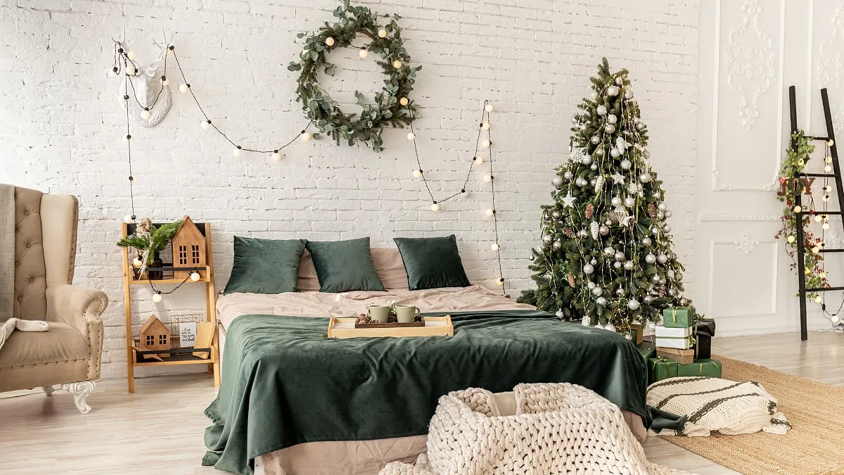 Christmas & New Year Ready: Minimalistic Lighting Decor Ideas For The  Holiday Season