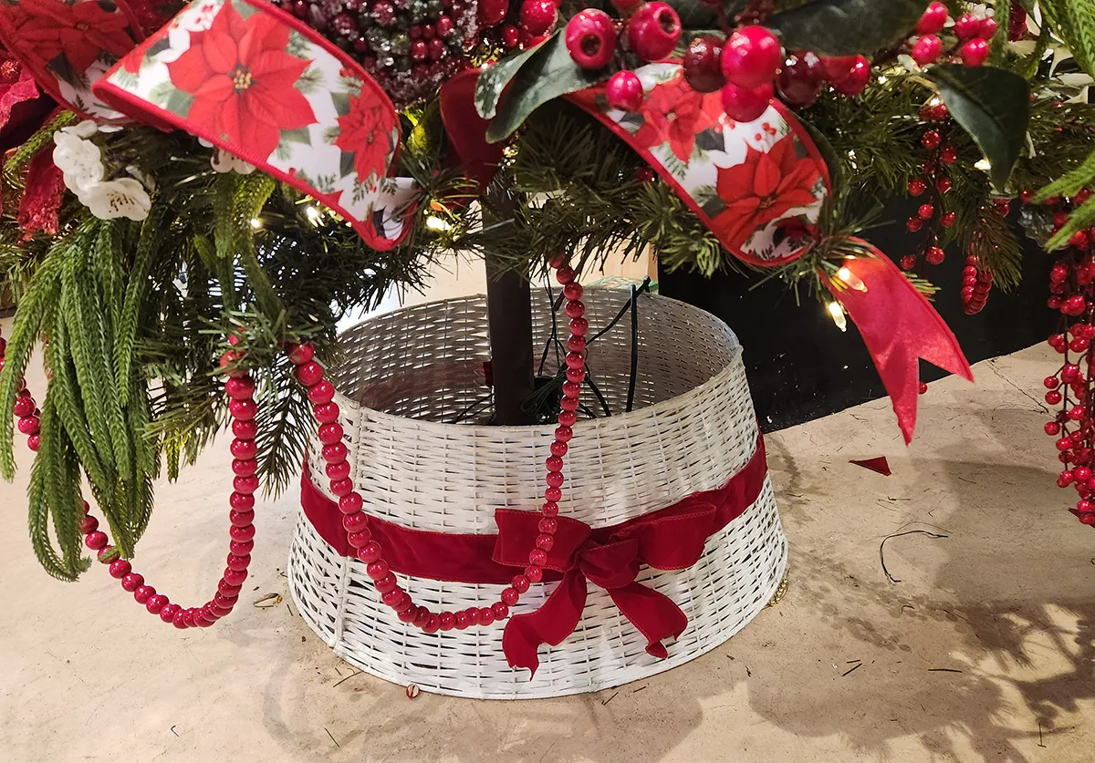 Christmas Ornaments and Decorations – Down to Earth Living - Garden Center, Plant Nursery, Outdoor and Patio Furniture, and Christmas Store