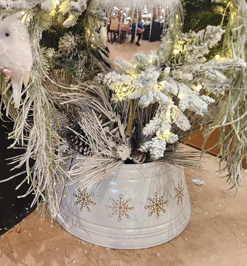 Christmas Ornaments and Decorations β Down to Earth Living - Garden Center, Plant Nursery, Outdoor and Patio Furniture, and Christmas Store