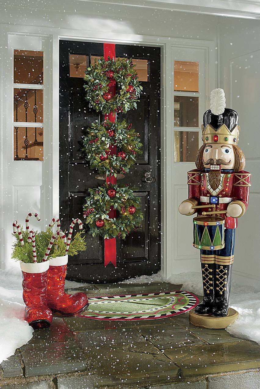Christmas Porch Decorations: 15 Holly Jolly Looks - Grandin Road Blog