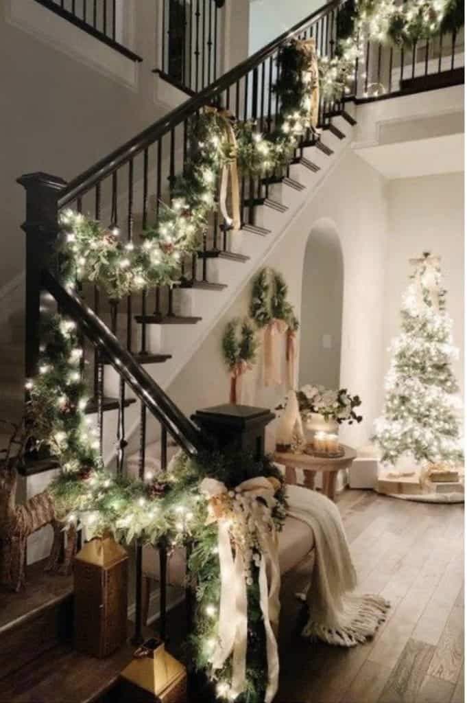 Christmas Stair Decorations – Beautiful Ideas To Spruce The Holiday