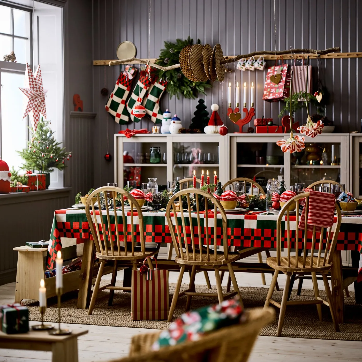 Christmas Table Setting Ideas To Impress Your Guests - IKEA CA