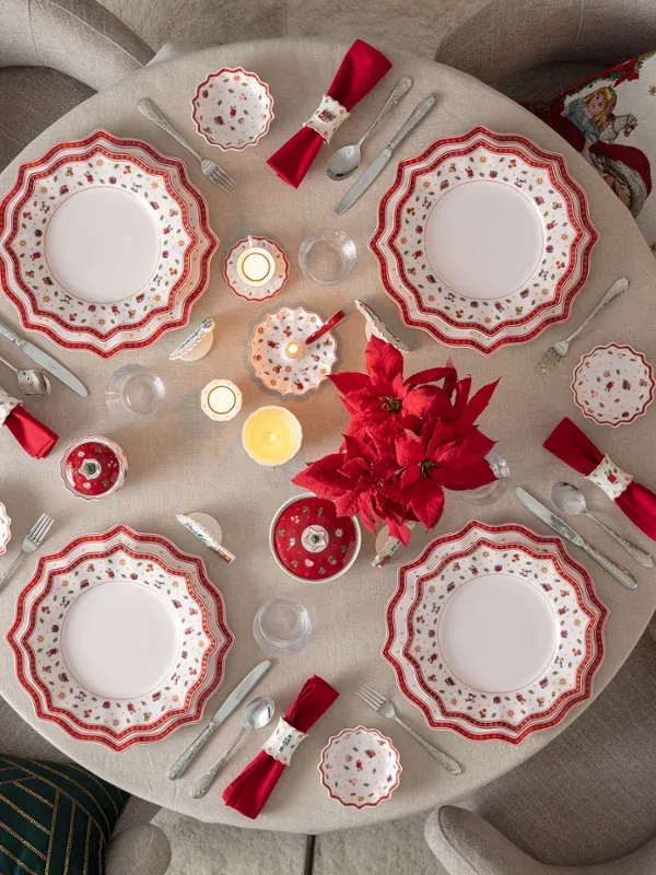 Christmas table settings: ideas and styles