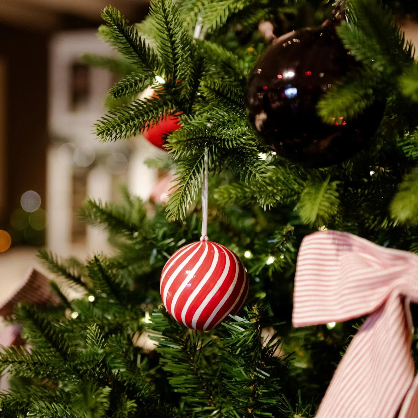 Christmas Tree Decorations & Baubles | Neptune
