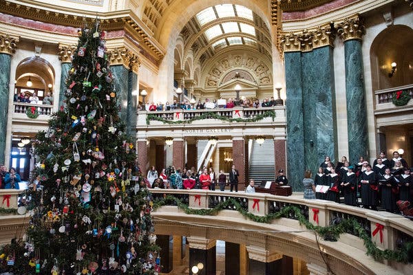 Christmas Tree or Holiday Tree? The Frosty Feud Splintering a State - The New York Times