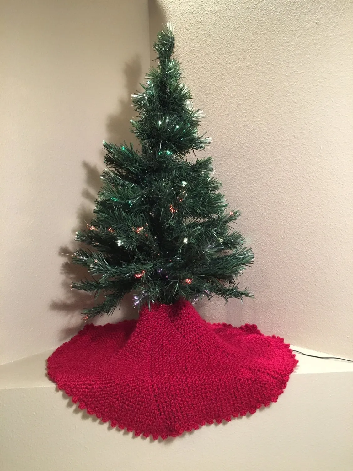 Christmas Tree Skirt - a loom knit pattern