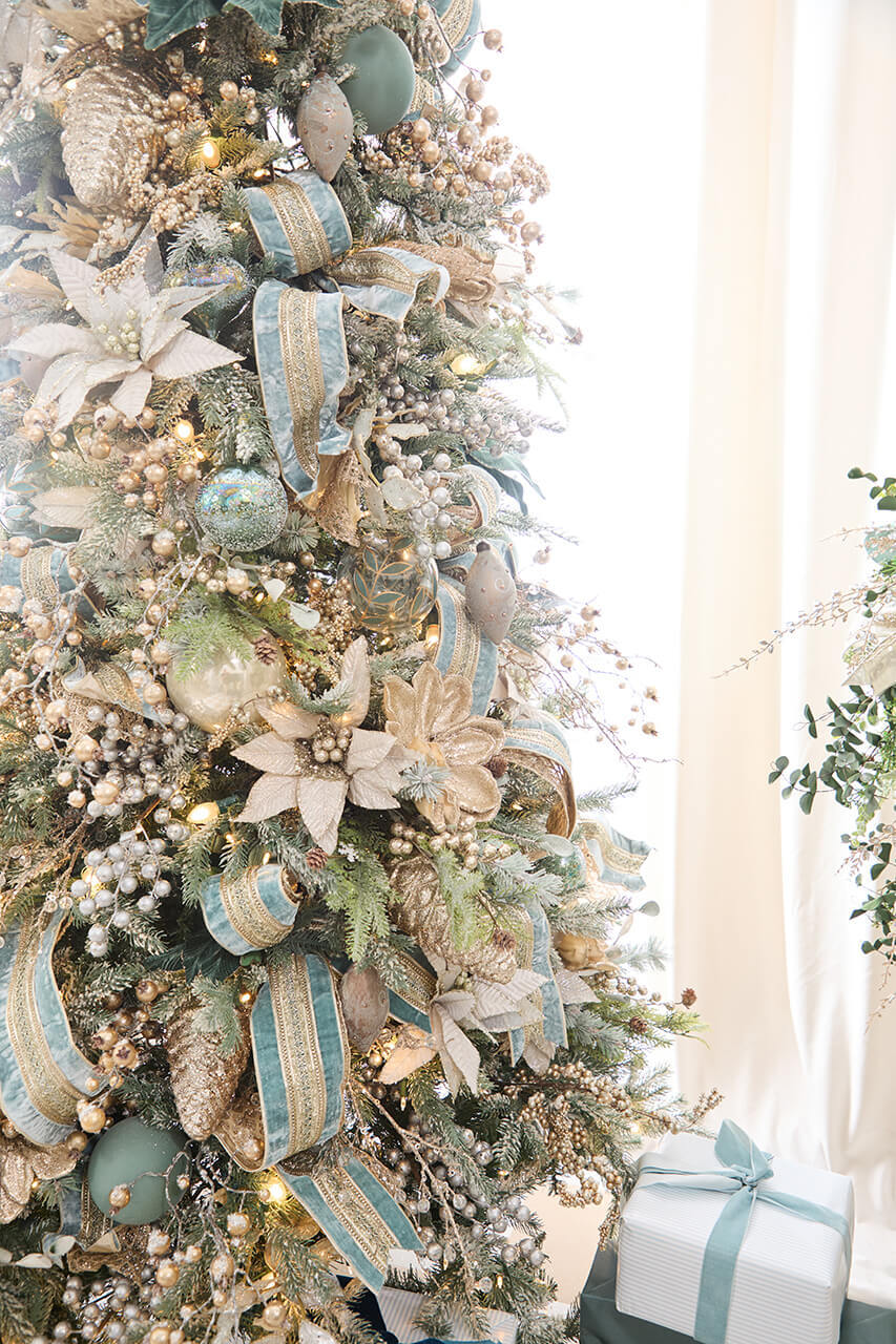 Christmas Trends 2025: Top Holiday Decor Ideas to Deck Your Halls -  Decorator's Warehouse