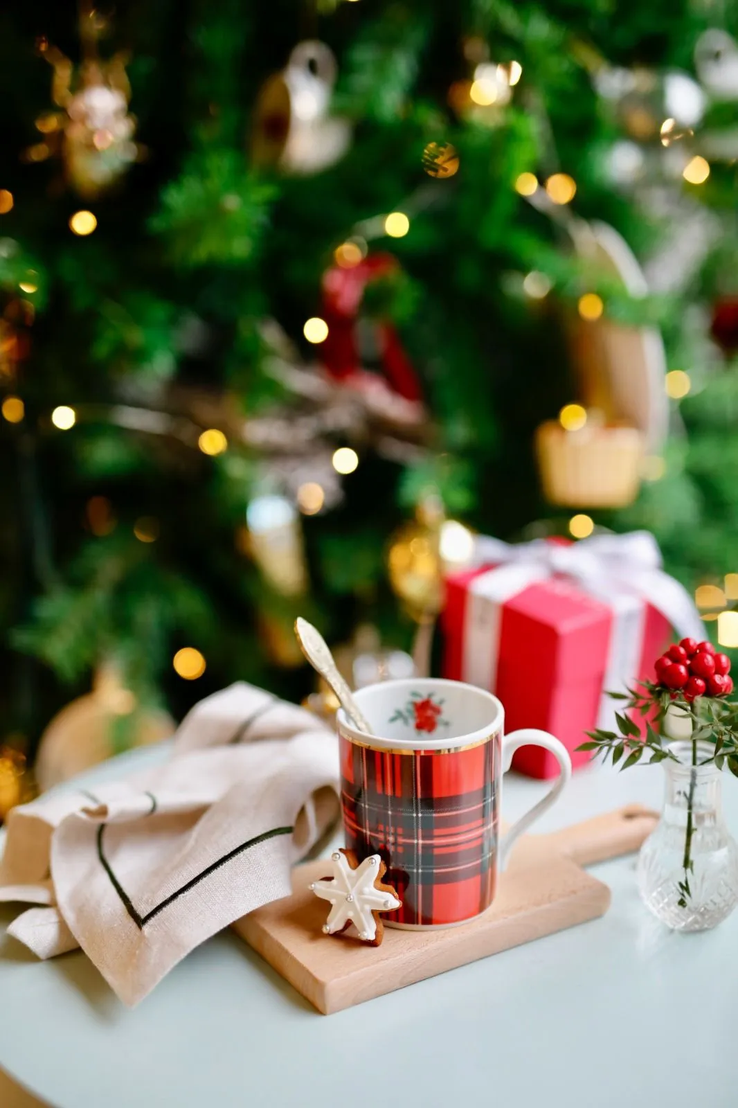 Christmas Wooden Table Party Decorations 46 Best Christmas Party Ideas Chic Holiday Decorating 2022