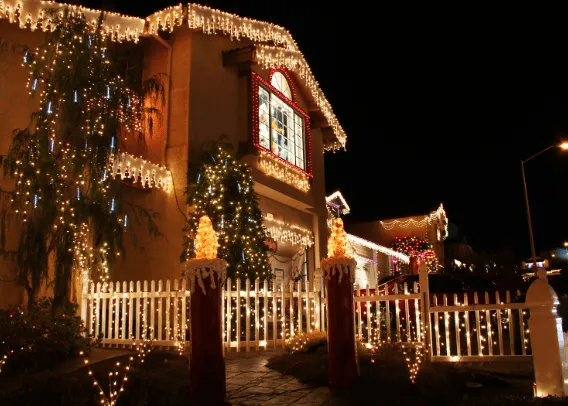 Christmas Wreath Hanging - Lights Hanging - Folsom, CA