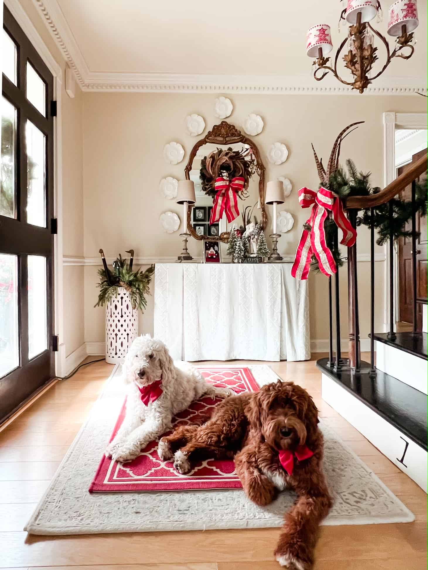 Classic Christmas Home Tour 2022 {Exterior & Foyer} – Dixie Delights