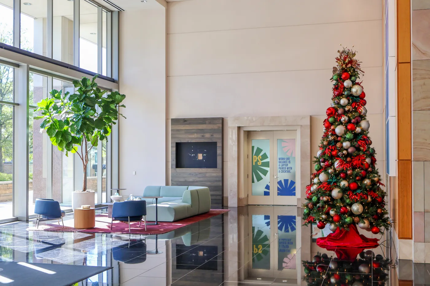 Commercial Holiday Décor Gallery - Foliage Design Systems
