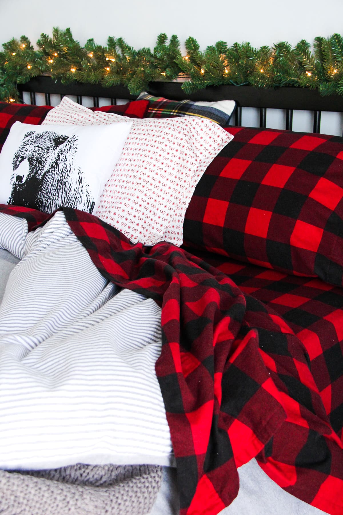 Cozy and Warm Christmas Bedroom - A Pretty Life In The Suburbs