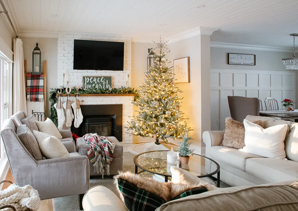 Cozy Christmas Home Tour - Making it in the Mountains