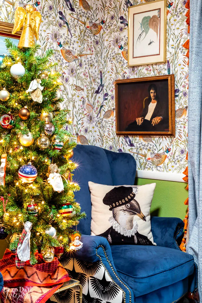 Cozy Colorful Christmas Decorating in a Small Space -