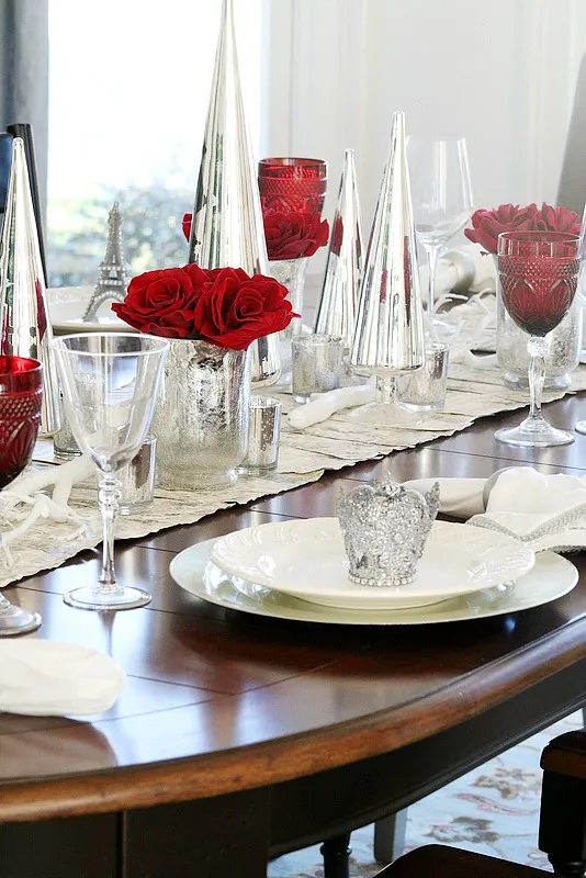 Creating A Glam Holiday Tablescape - Duke Manor Farm by Laura Janning