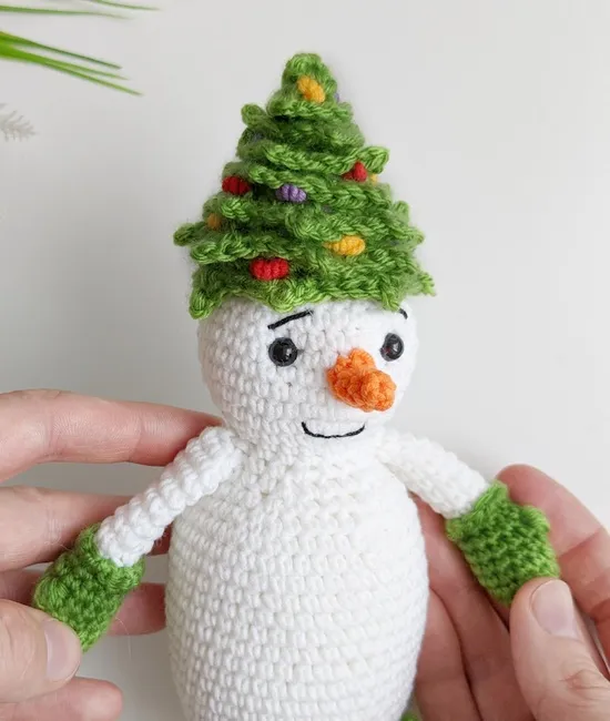 Crochet Christmas tree amigurumi: Crochet pattern | Ribblr
