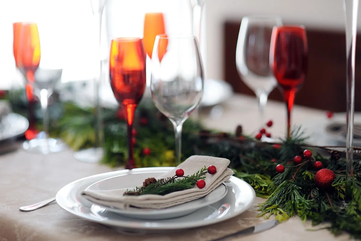 Dazzling Centerpieces for Your Dining Table this Holiday Season