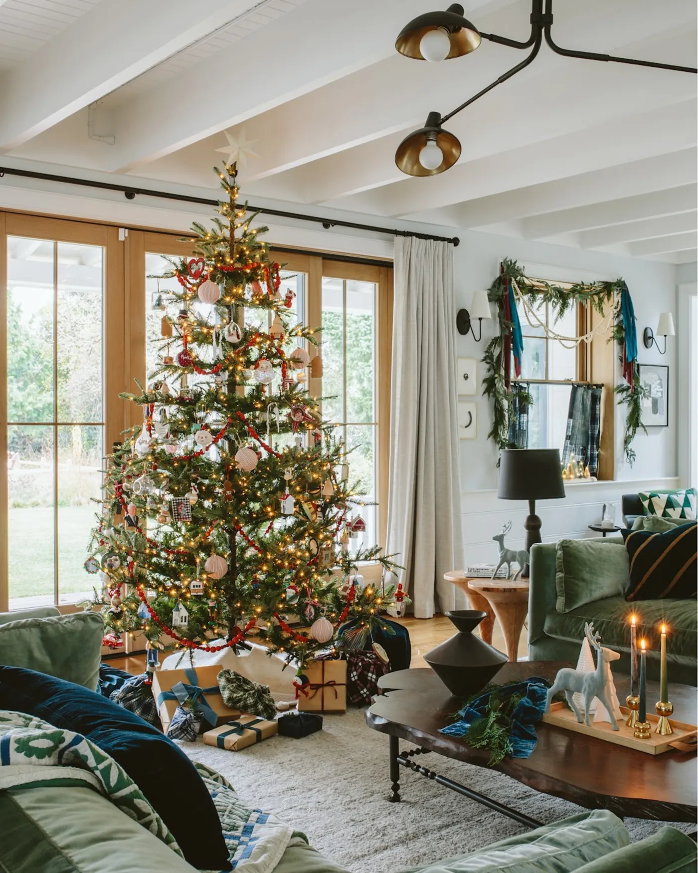 Dealers Hanging Christmas Lights In Living Room + Top 40 Boutiques Stunning Indoor Light Decoration Ideas