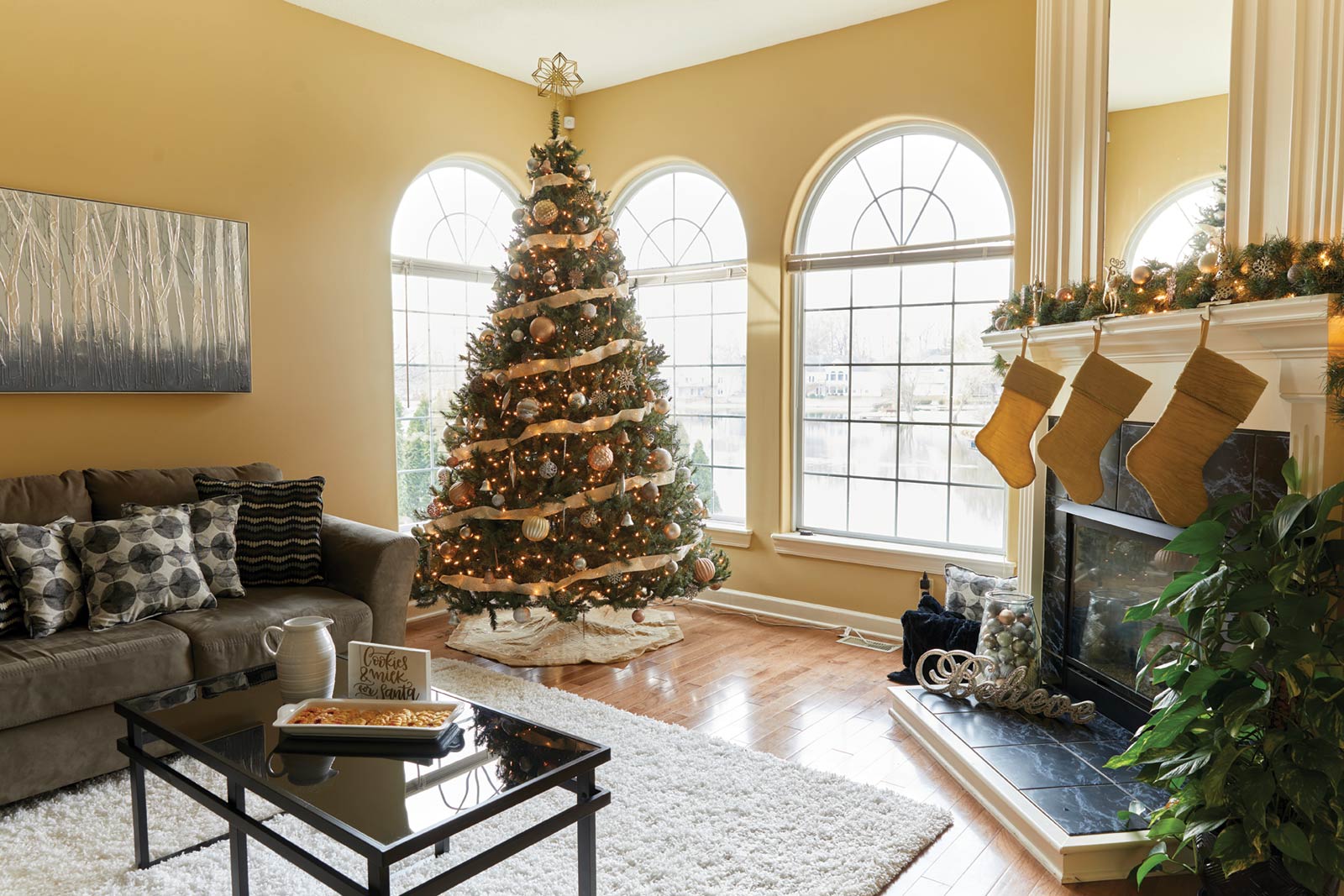 Deck the Halls - COMO Business Times