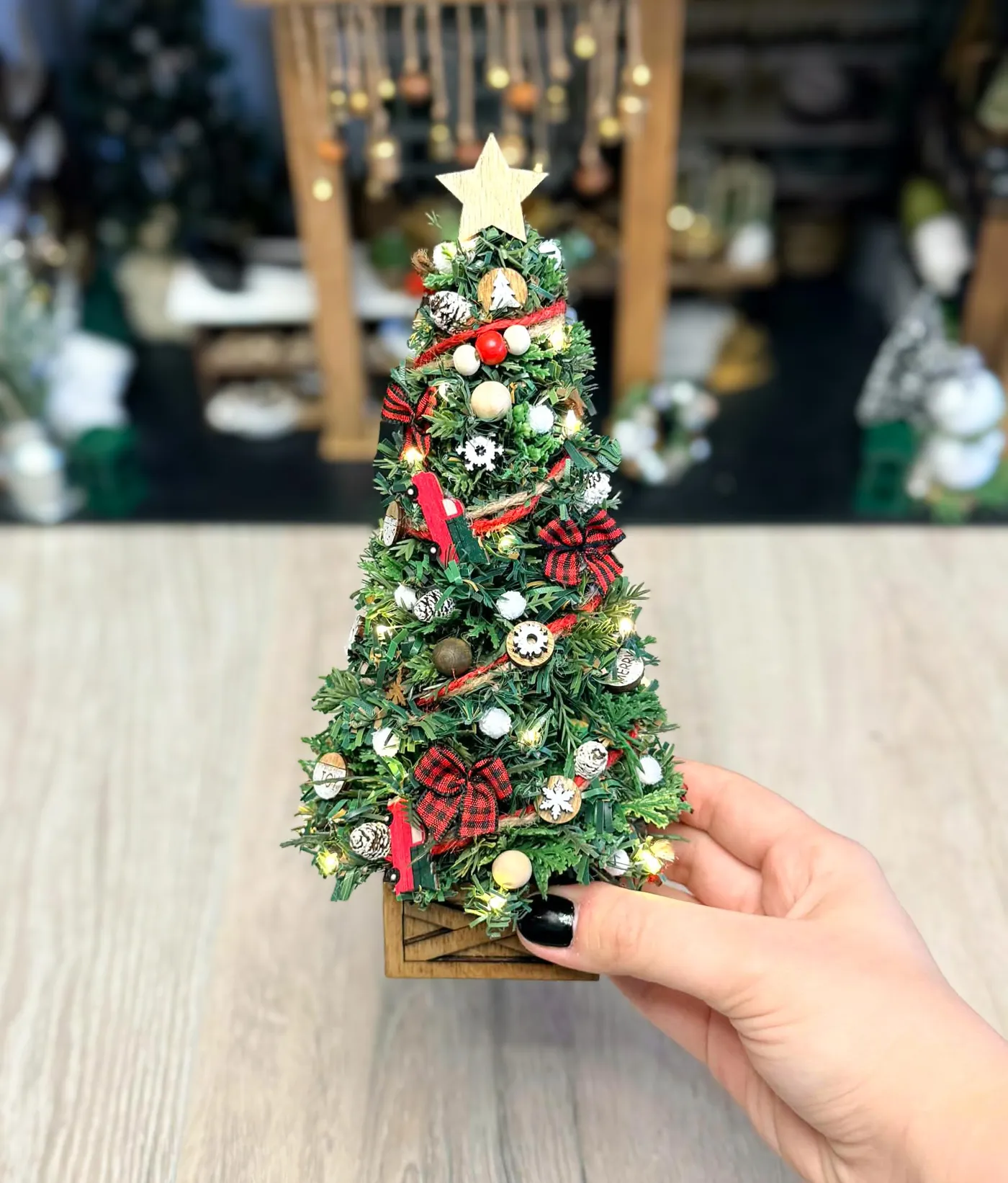 Decorated Christmas Dollhouse Lighted Christmas Tree Miniature Dollhouse Christmas Tree 1:12 Scale – Mini Christmas Tree