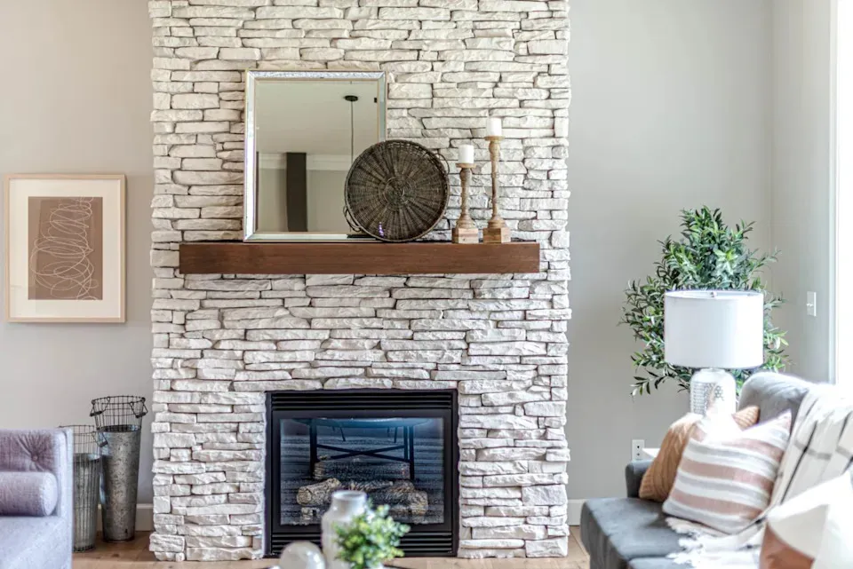 Design Guide to Putting a Mirror Over the Fireplace