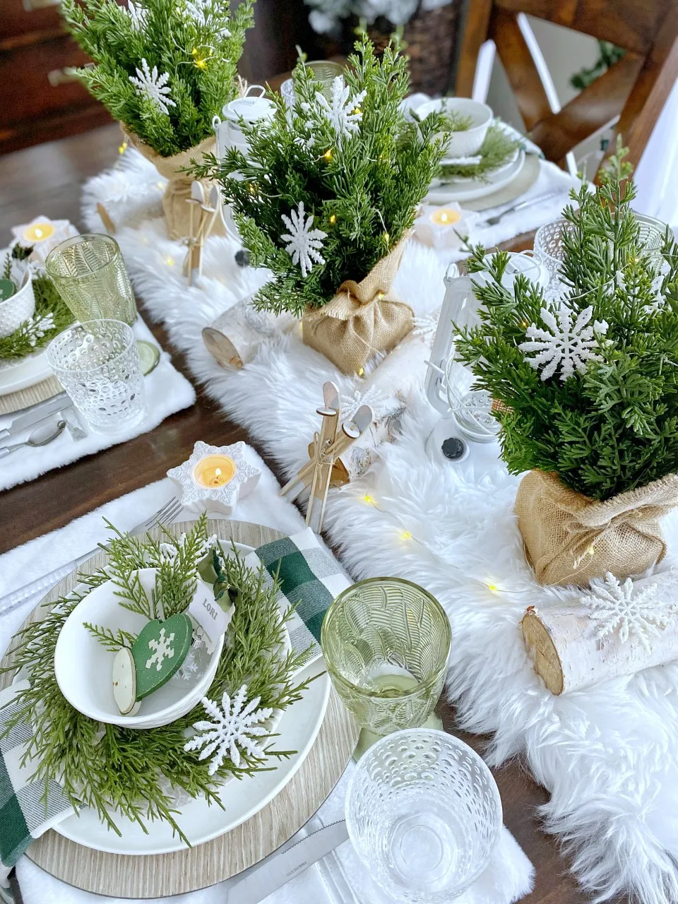 Dining Delight: Post Christmas Winter Tablescape