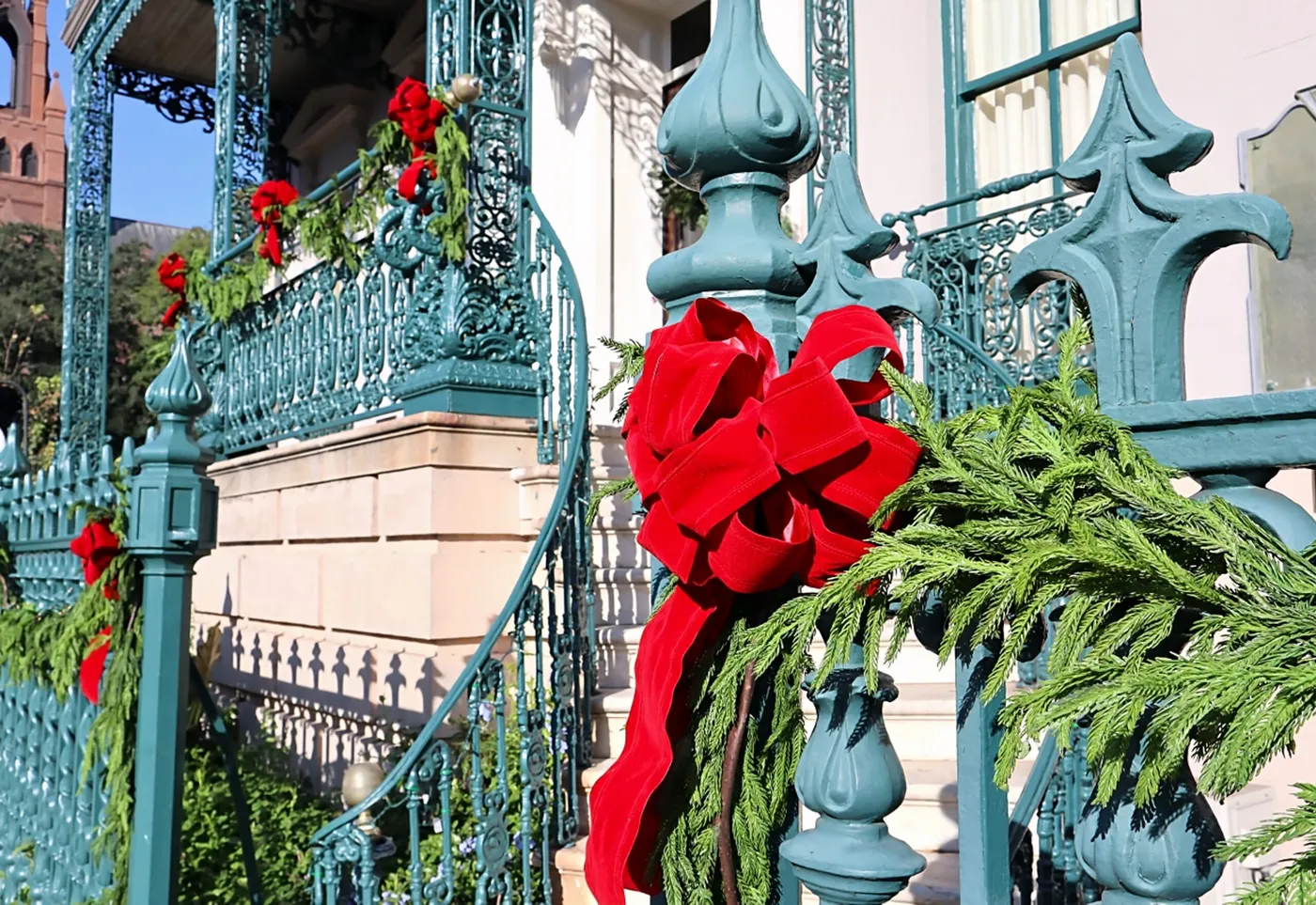 Discover Charleston: A Holiday Itinerary with Something for Everyone -  Luxury Simplified Retreats