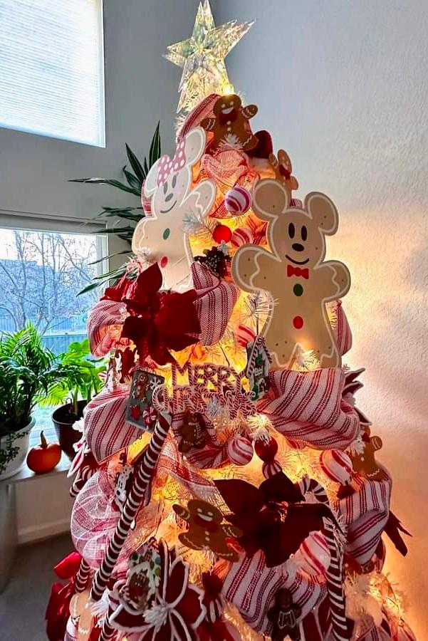 Disney Christmas trees – Our Magical Disney Moments
