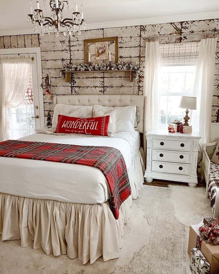 Easy Christmas Bedroom Decor Ideas for a Festive Feel - Farmhousehub