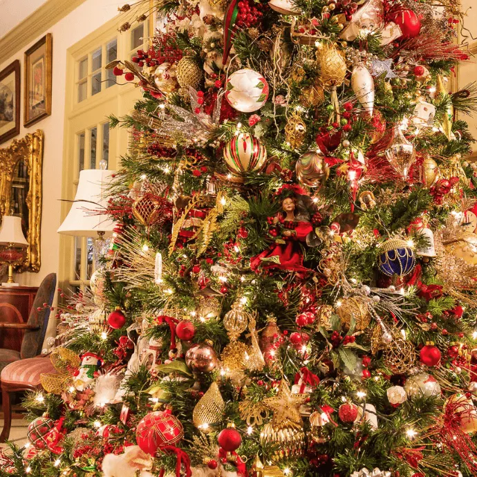 Elegant Christmas Tree Red Elegant Christmas Tree Ideas For A Glam, Luxurious Look