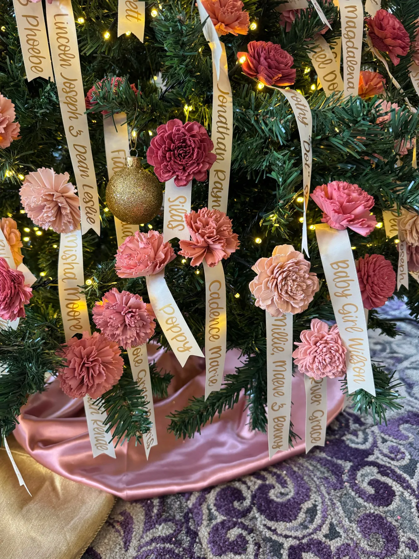 EVERMORE BLOOMS COMMUNITY CHRISTMAS TREE — Evermore Blooms