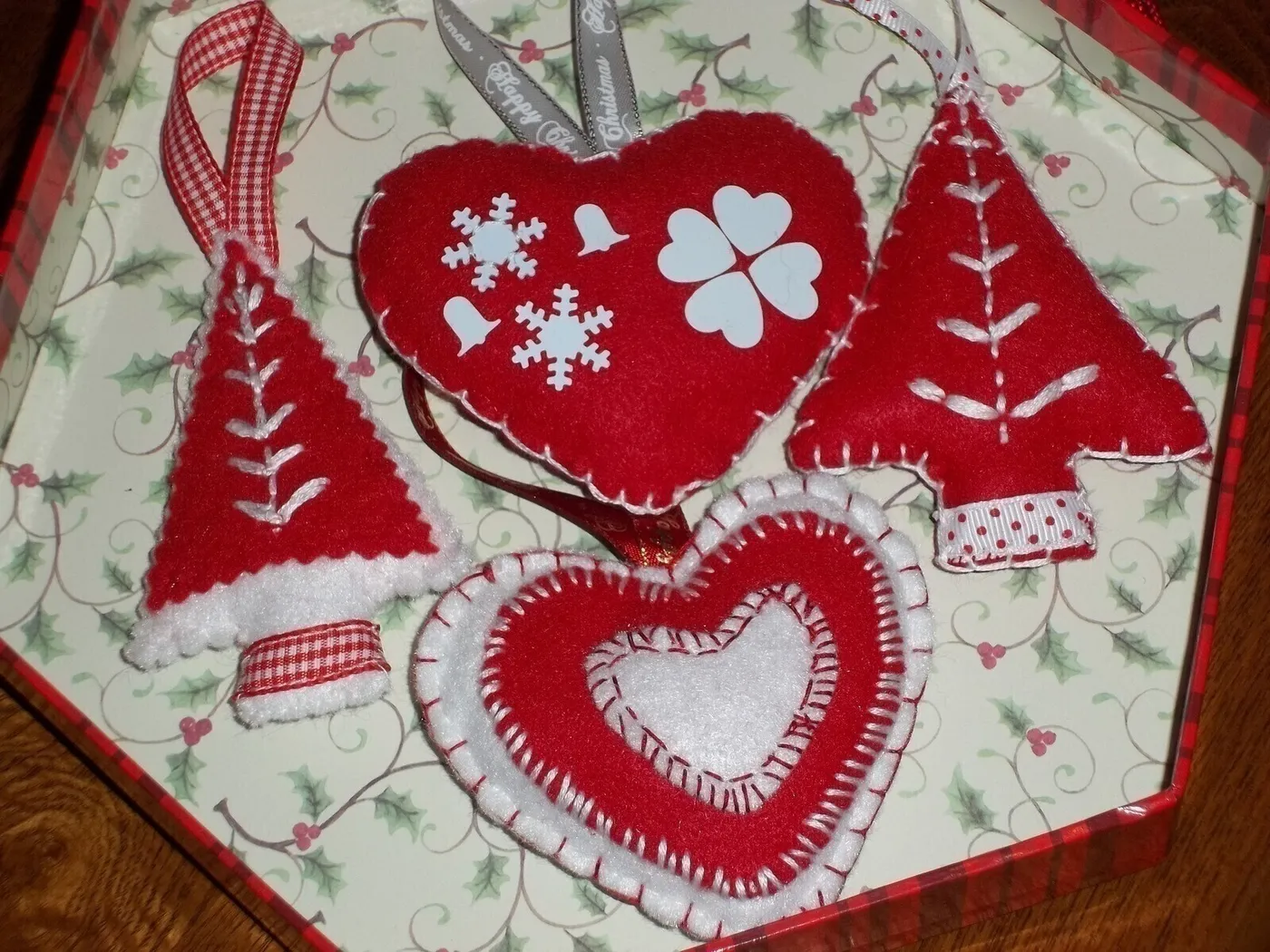 Felt Christmas Decorations · A Christmas Tree Ornament · Embellishing, Embroidery, and Sewing on Cut Out + Keep