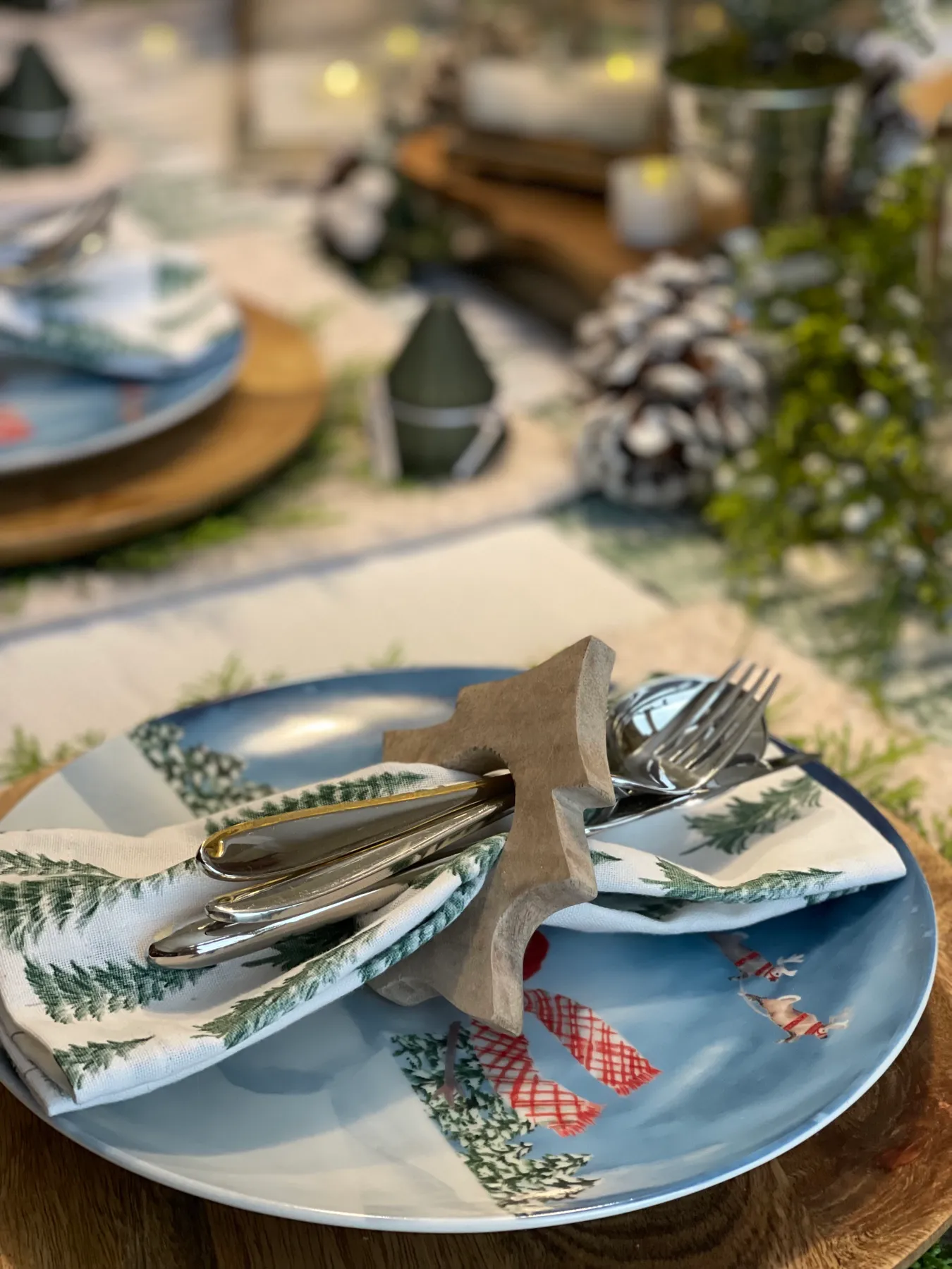 Festive Christmas Winter Wonderland Tablescape Inspiration * Hip & Humble  Style